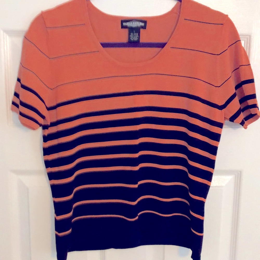 World Republic Clothing Co. size Large sweater